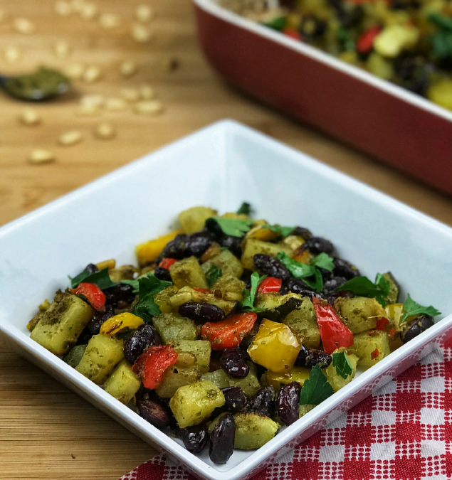 PESTO, POTATO & VEGETABLE TRAY BAKE