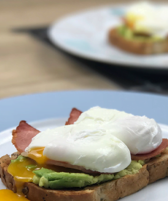 AVOCADO, BACON & EGG ON TOAST
