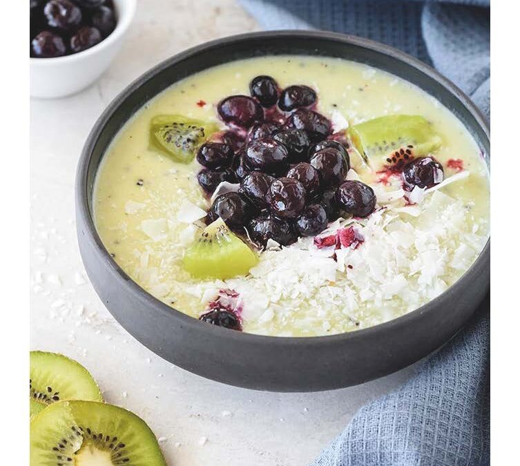 kiwi smoothie bowl