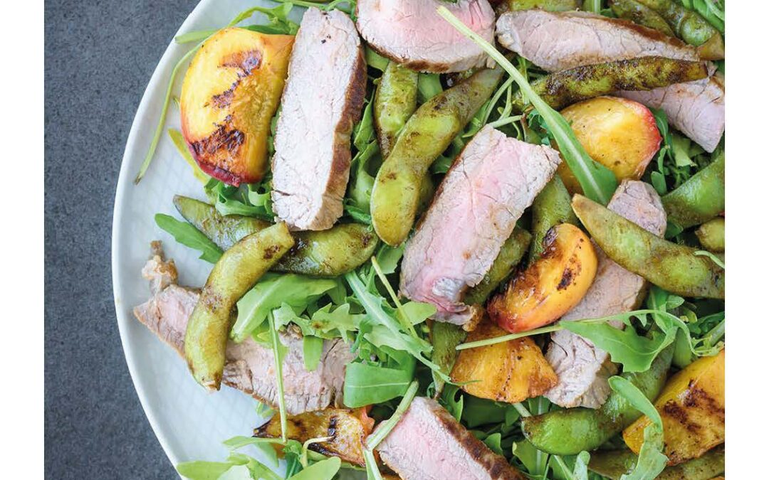 BBQ STEAK & PEACH SALAD